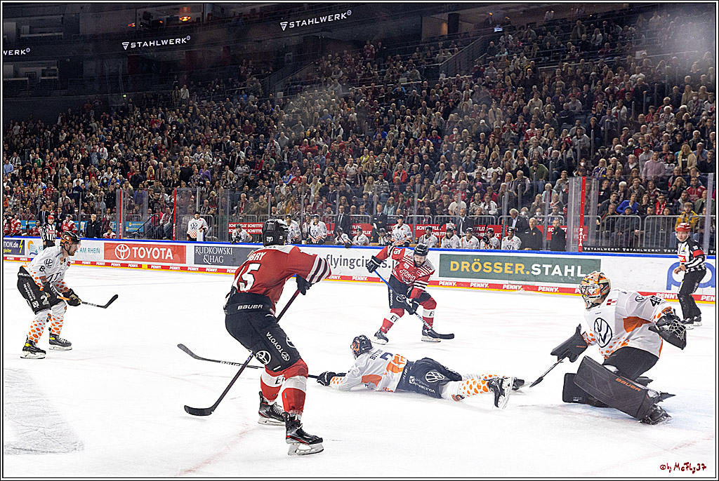 PENNY DEL;  Kölner Haie - Grizzly Wolfsburg; Köln, 21.09.2022